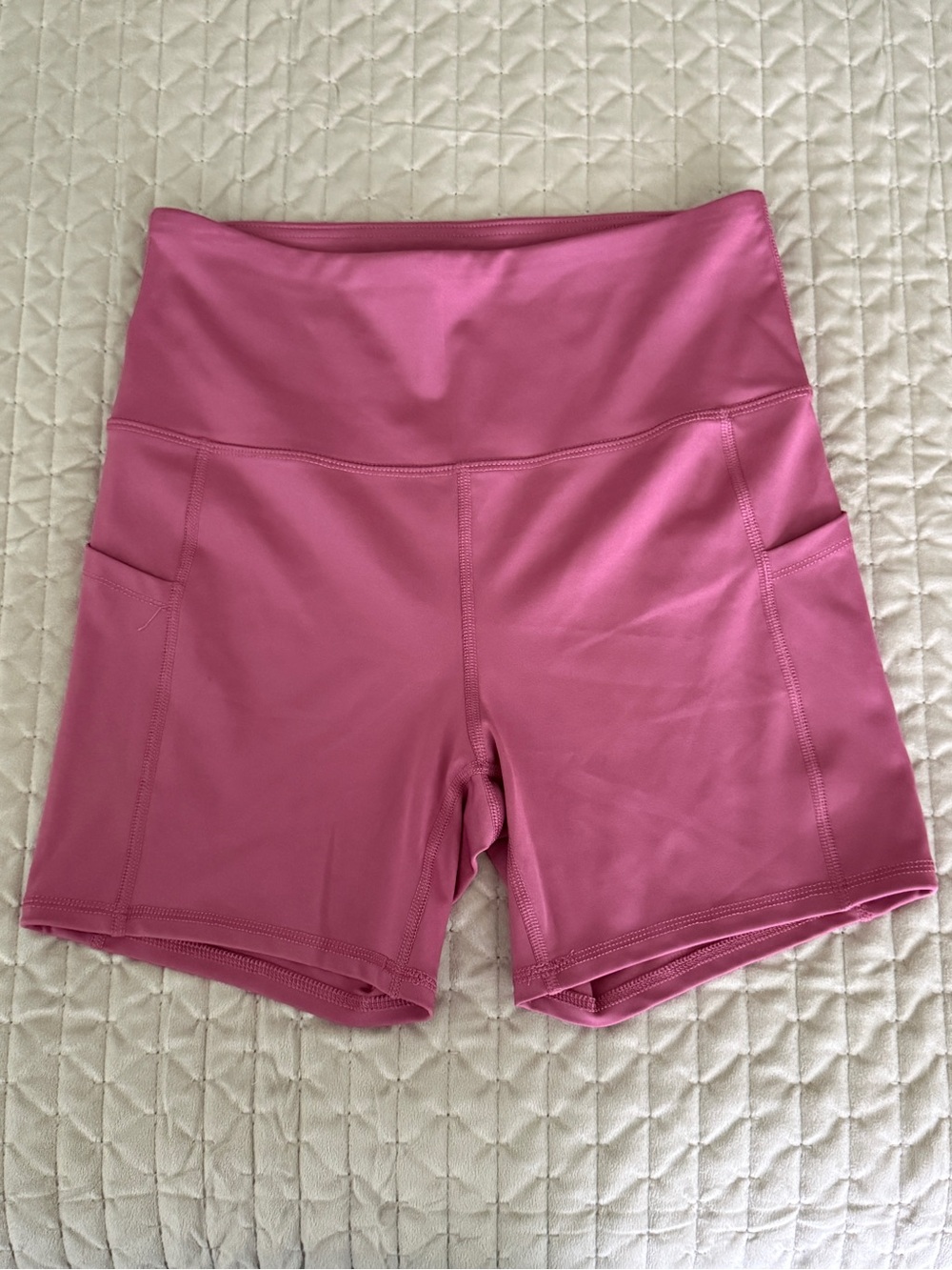Daisy Fuentes High-Waist Pink Athletic Bike Shorts with Side Pockets Size L